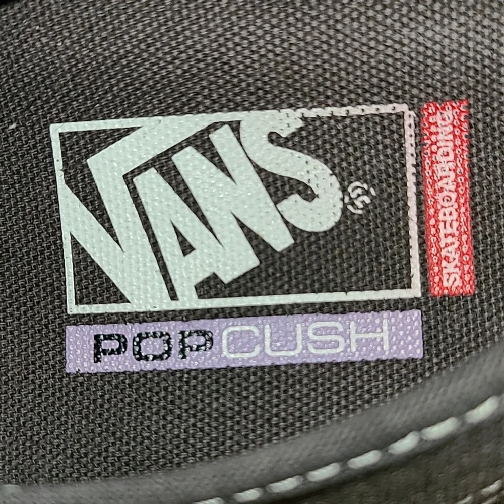 VANS Black Raven Gum Bottom Suede Women's Sneakers sz. 7. (#1559)
